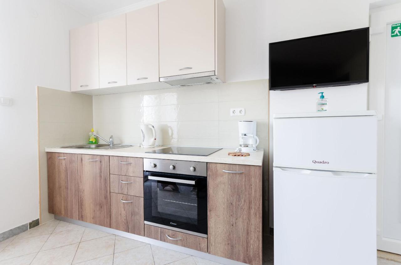 Apartments Danica Лопар Экстерьер фото
