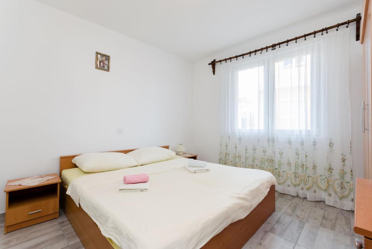 Apartments Danica Лопар Экстерьер фото