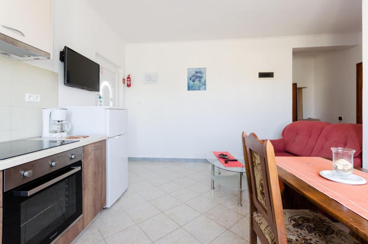 Apartments Danica Лопар Экстерьер фото