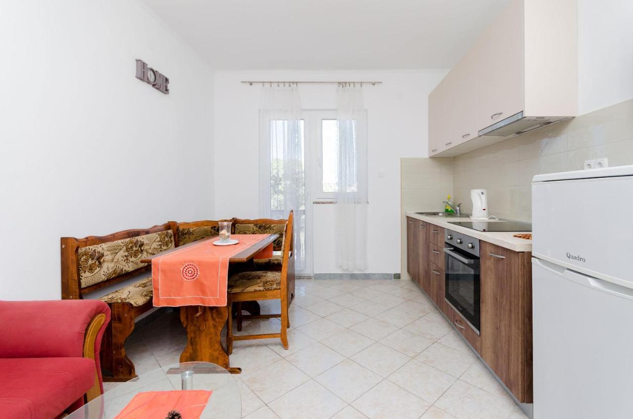 Apartments Danica Лопар Экстерьер фото