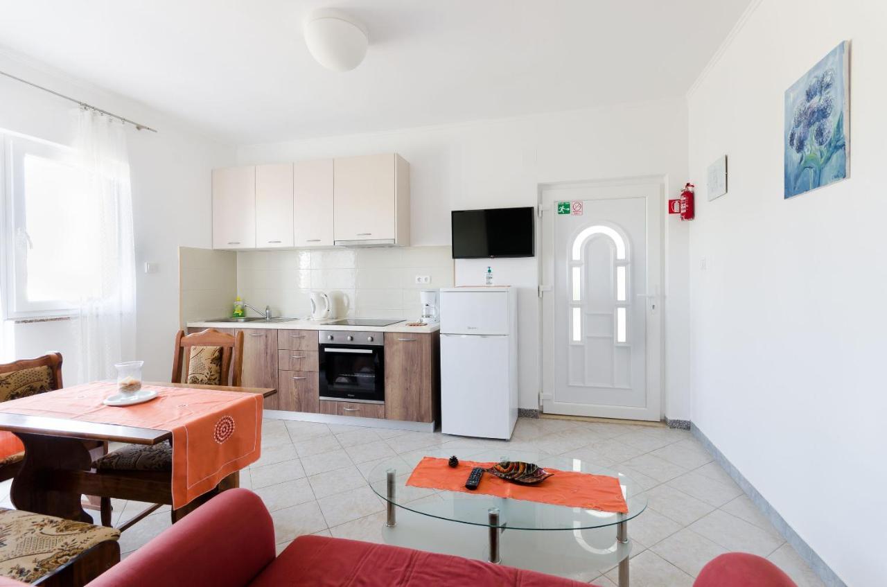 Apartments Danica Лопар Экстерьер фото